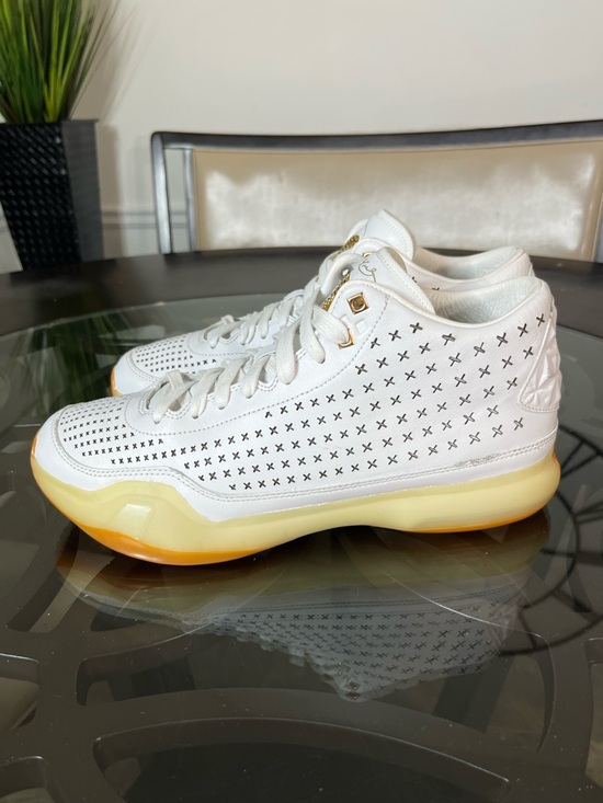Nike Other - Nike Kobe X 10 Mid EXT
White Gold GUM Leather Shoes Men's Size 11.5